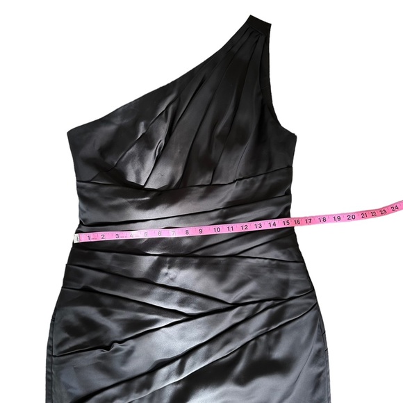 David's Bridal Black Stretch Satin One Shoulder Bridesmaid Dress Size: 10 - Picture 6 of 9
